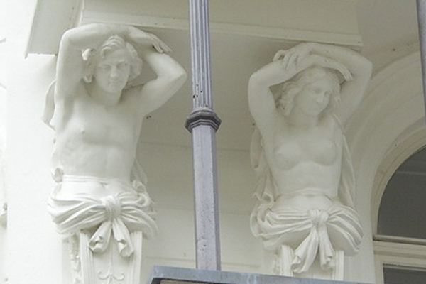 Schloß Balmoral Bad Ems - Atlanten Fertigstellung nach Abformung